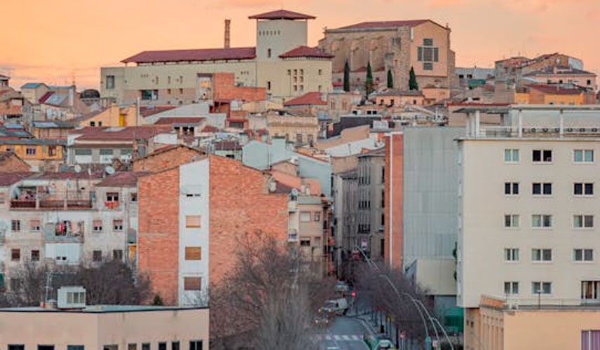manresa ciudad atardecer